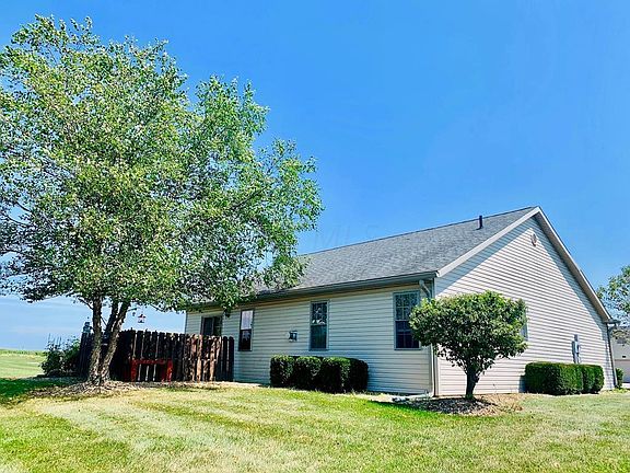 4th image of 154 Kincora Dr