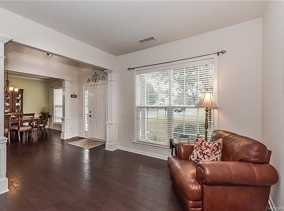 5th image of 3833 Manor House Dr