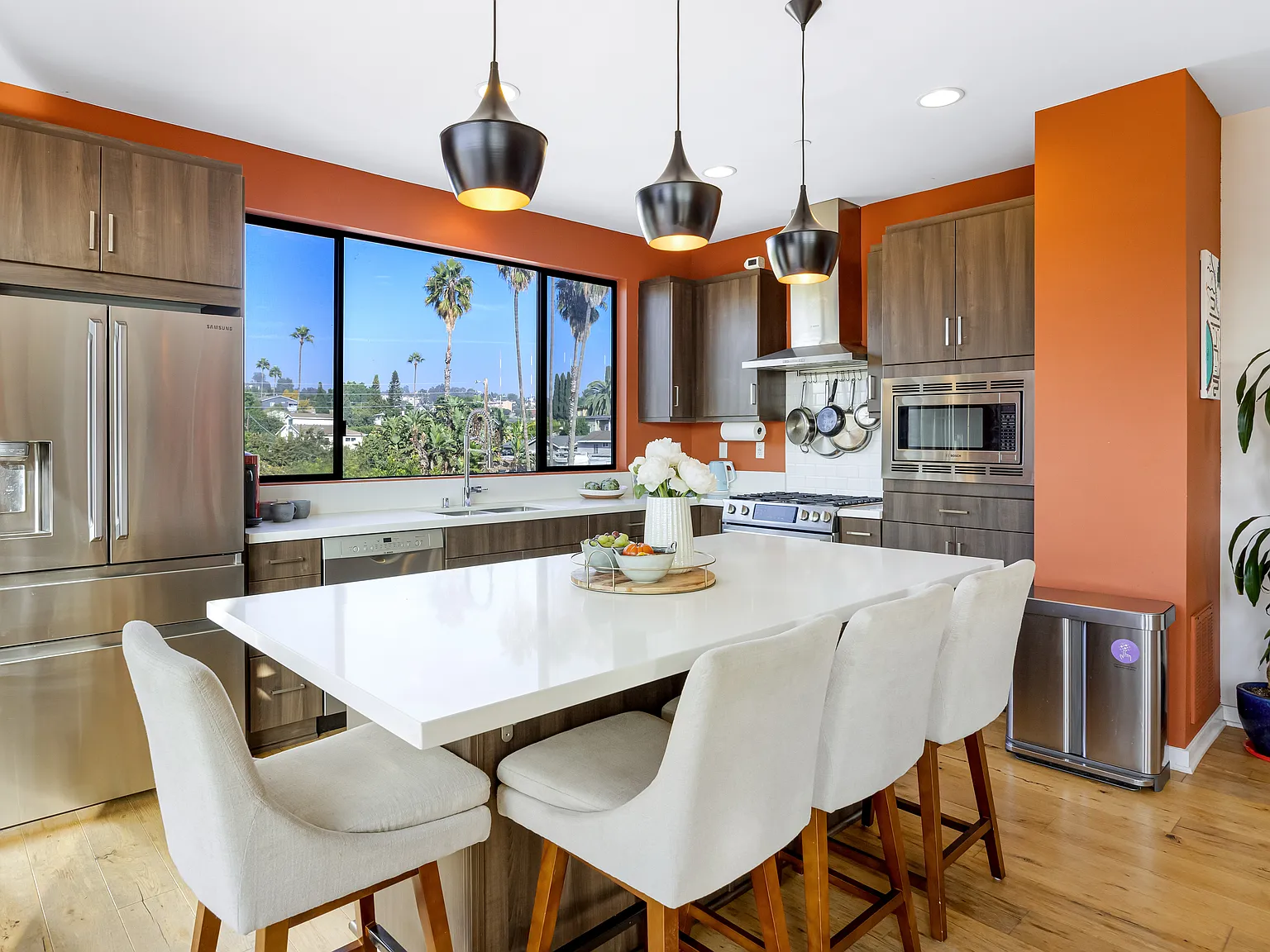 3 bed, 1954 sqft, $7,500 — Photo 3