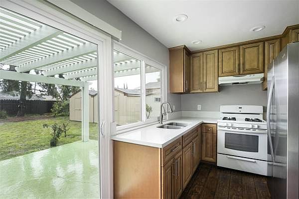 1st image of 8708 Gold Coast Dr