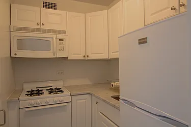 Rented by R New York