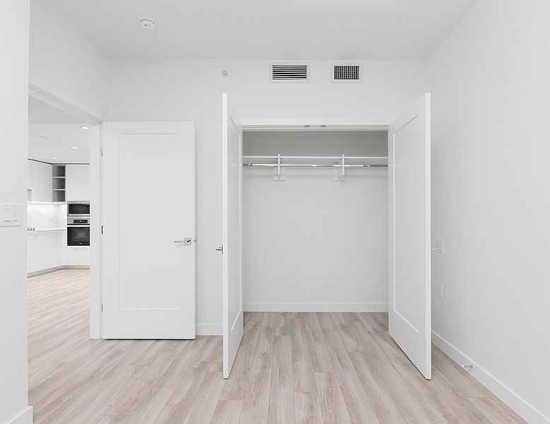 Burnaby Apartment for rent - 2 Bedrooms — photo 3