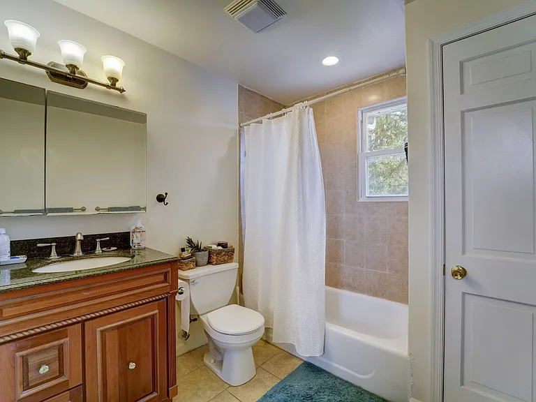 71 Washington Pl #2 — Photo 12