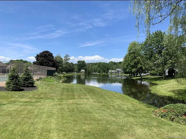 15 Pond Dr W — Photo 13