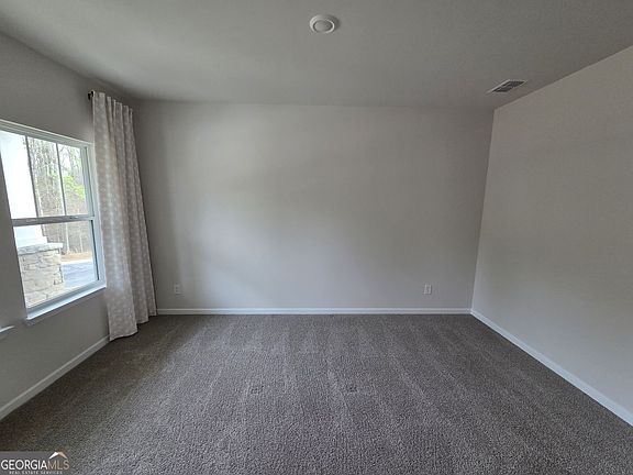3rd image of 167 Valley Oak Dr