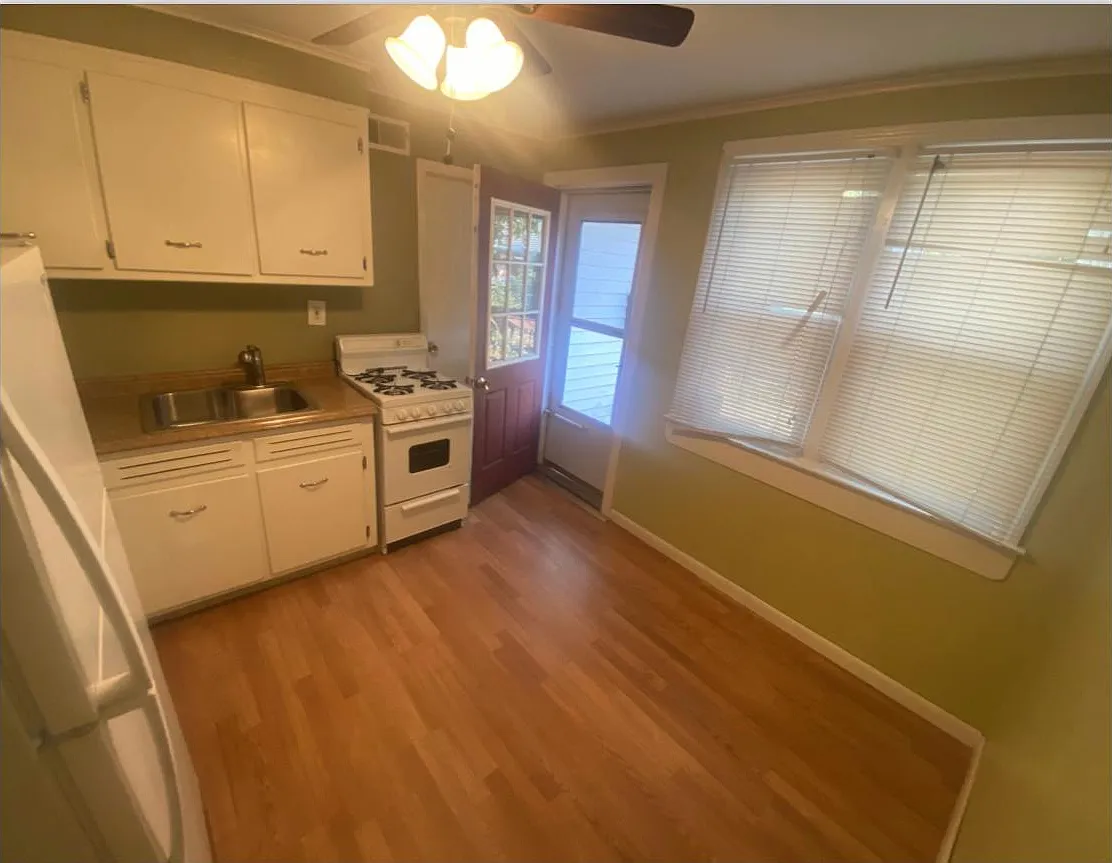 2 bed, 900 sqft, $1,700 — Photo 2