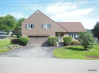 800 Poplar St, Windber, PA 15963