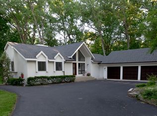 3427 Kings Lair Dr, Spring Grove, IL 60081