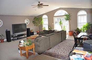 2nd image of 521 Oak Ave