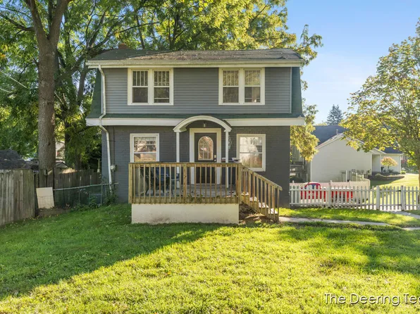 1621 Southampton Dr SE, Grand Rapids, MI 49508