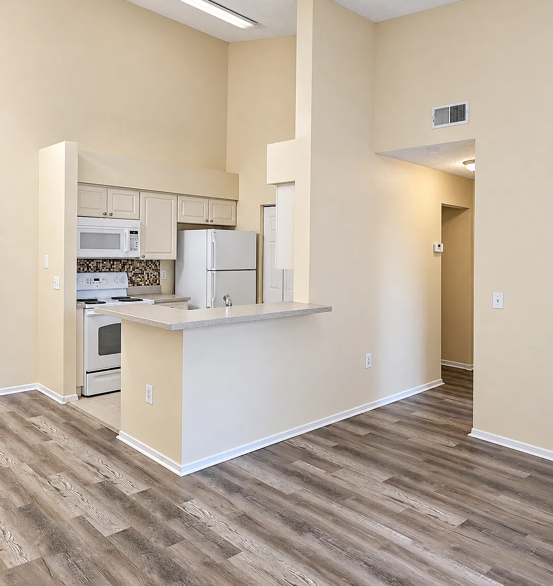 1 bed, 733 sqft, $1,650 — Photo 4