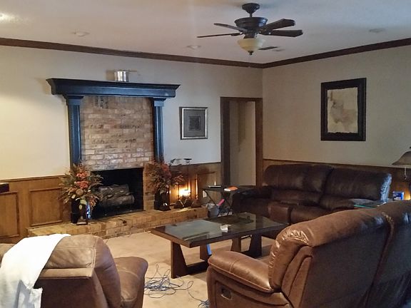 2nd image of 353 Hollie Cir