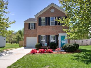914 Woodlake Dr, Greensboro, NC 27406