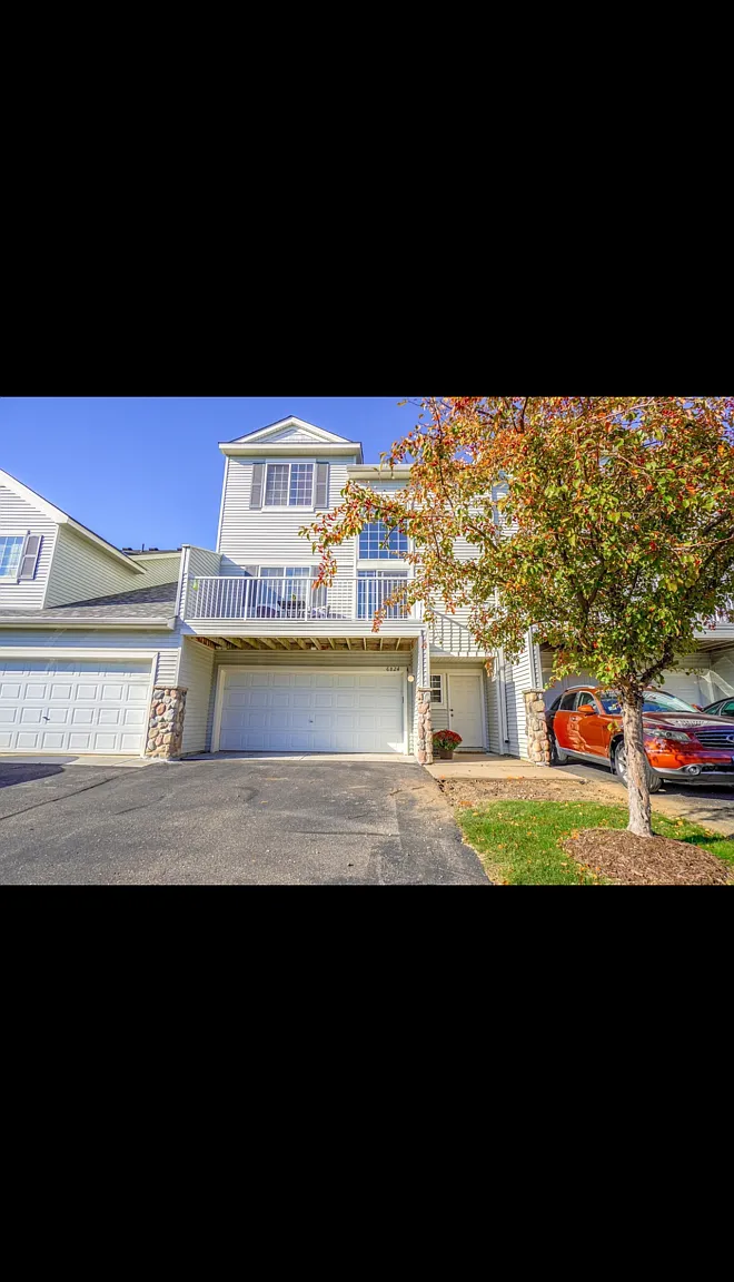 2 bed, 1420 sqft, $2,200 — Photo 1