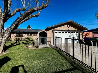 1014 Greenwood Ave, Sanger, CA 93657