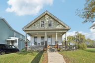 E Bennett St-S0111-001.jpg