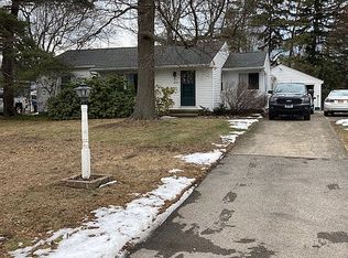 272 Oakdale Dr, Webster, NY 14580