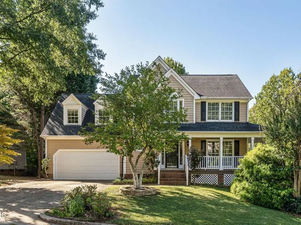 104 Ayelsford Dr, Cary, NC 27518