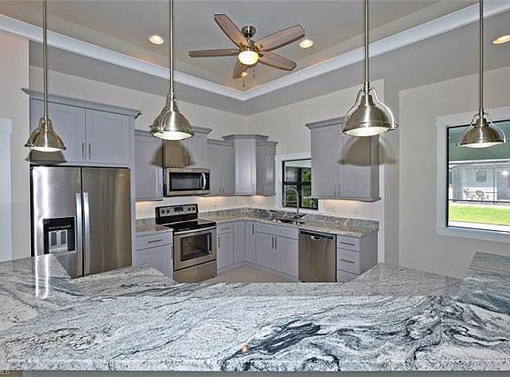 4th image of 2803 SW 32nd St