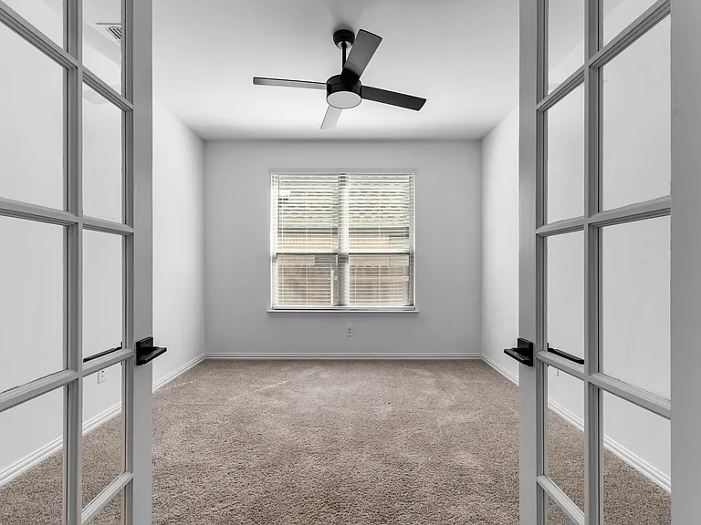 1227 Stockton Trl — Photo 6