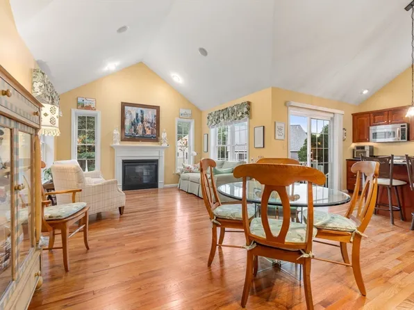 24 Muirfield Way #23, North Chelmsford, MA 01863