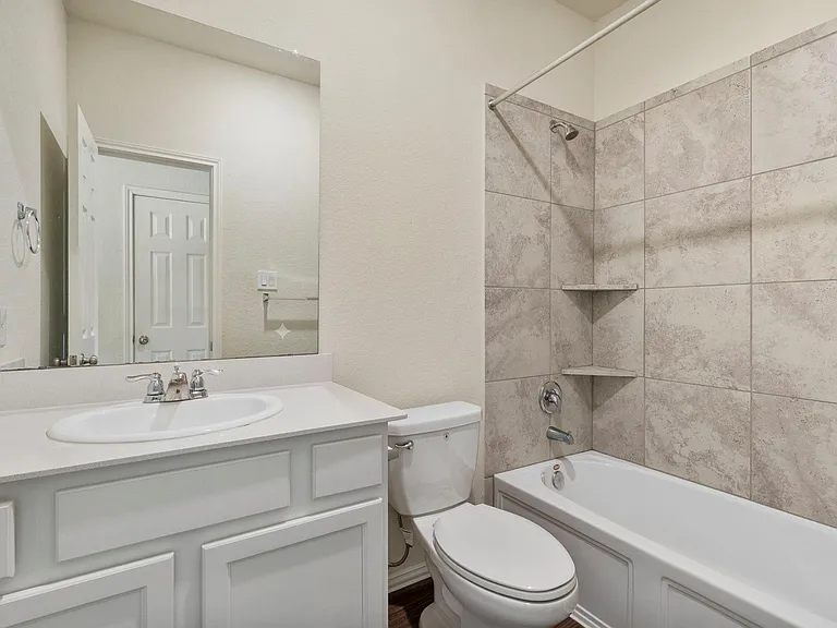 216 N Lynx Trl — Photo 22