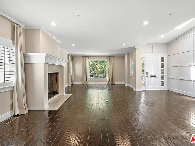 1147 Centinela Ave — Photo 14