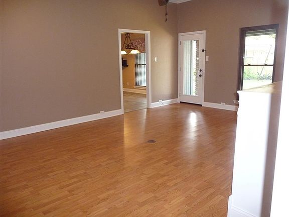 5th image of 1105 Parkrow Pl