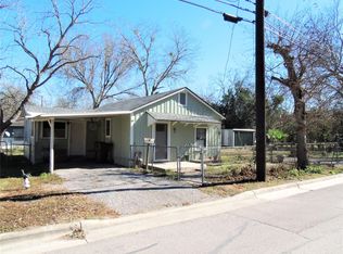 814 Neches St, Lockhart, TX 78644