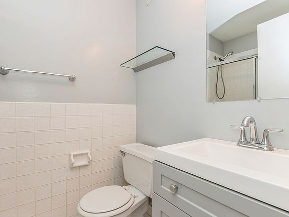 5th image of 4343 N Clarendon Ave APT 708