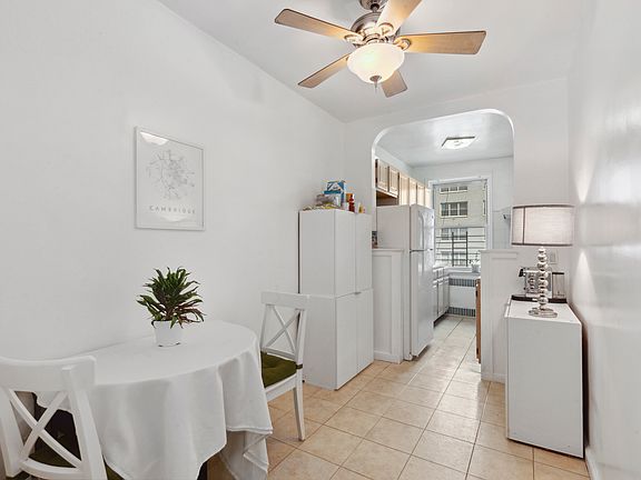 4th image of 305 W 52nd St APT 6E
