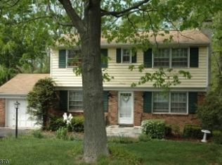 17 Commodore Dr, Lake Hopatcong, NJ 07849