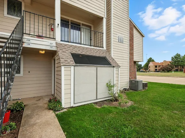 5722 Marvin Loving Dr APT 127, Garland, TX 75043