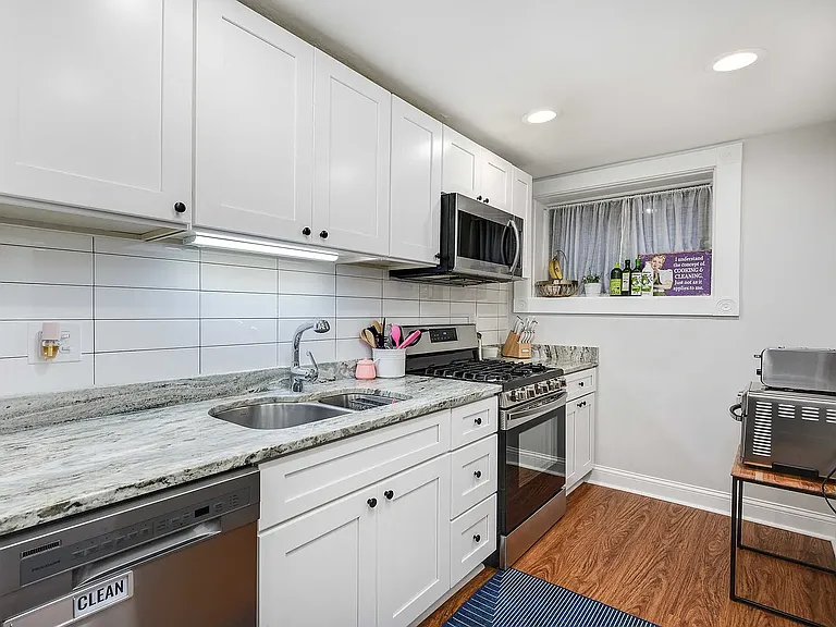15 E Goethe St #1 — Photo 5