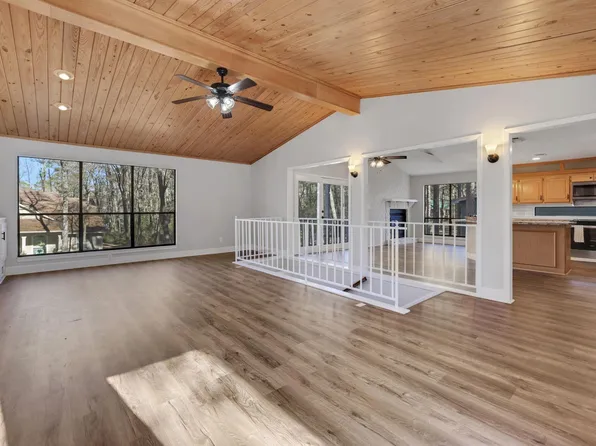 330 N Fairway Loop, Coldspring, TX 77331