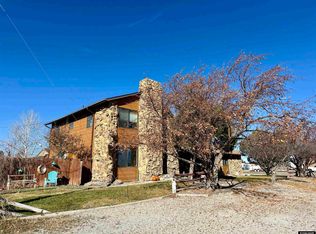 114 N 9th St, Saratoga, WY 82331