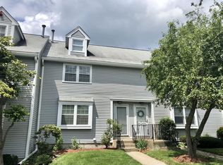 148 Flower Ln APT 4, Dracut, MA 01826