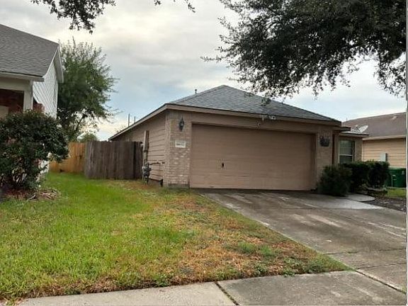 3rd image of 6611 Pine Tree Gln
