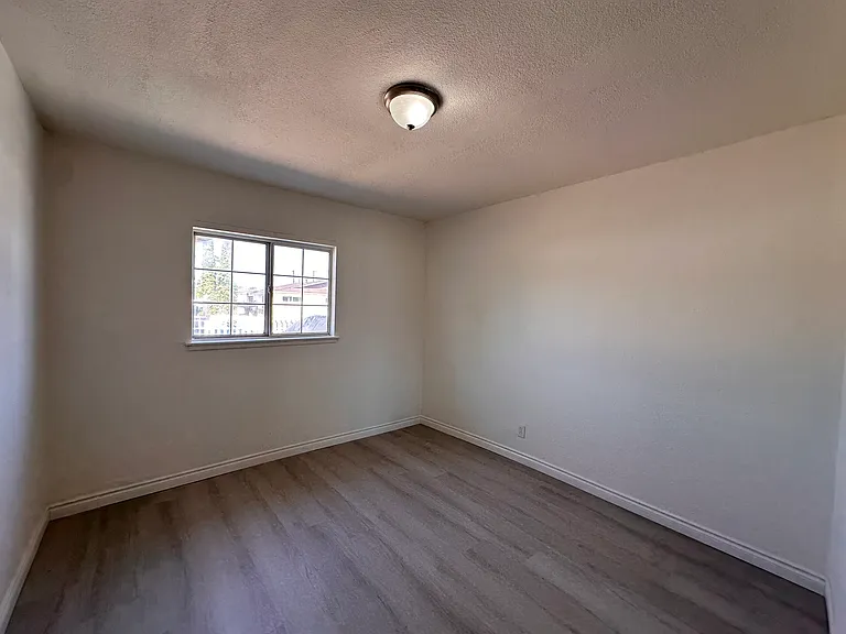 2146 Cantaria Ave — Photo 10