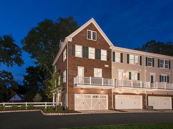 Luxury Wright townhome at Crossings at Radburn