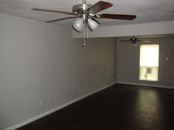 4th image of 1620 S Hughes Ave