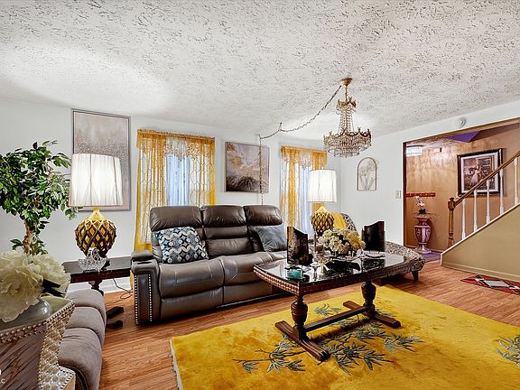 5th image of 4556 Kingsboro Dr