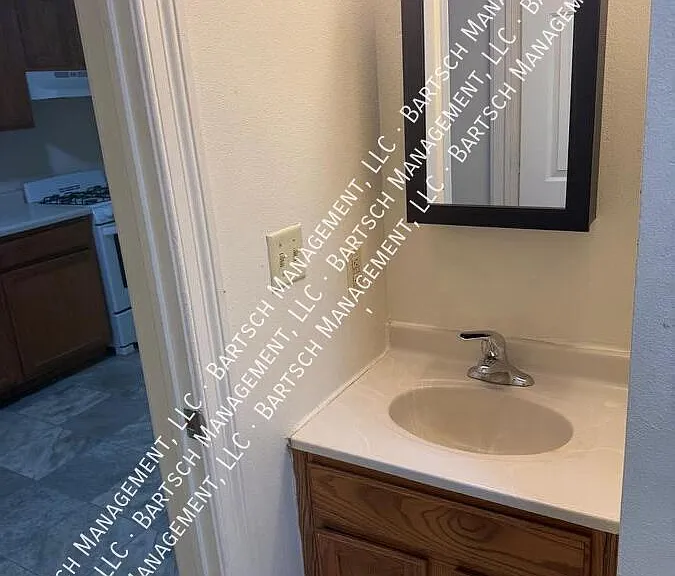1311 W Madison St #9 — Photo 7
