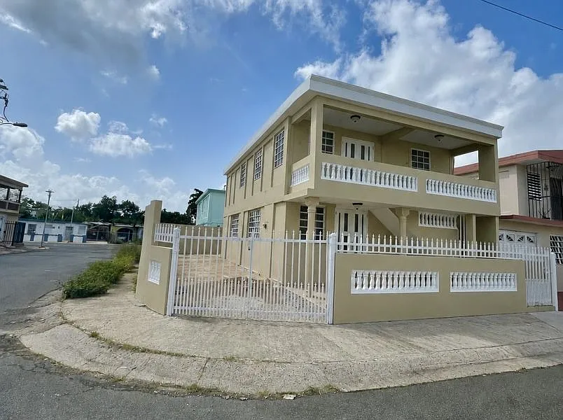 2 bed, 1.0 bath, 1200 sqft, $1,450 — Photo 1