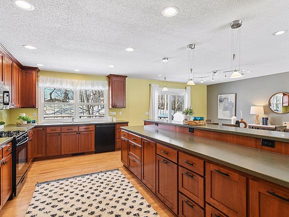 5th image of 4220 Winchester Ct