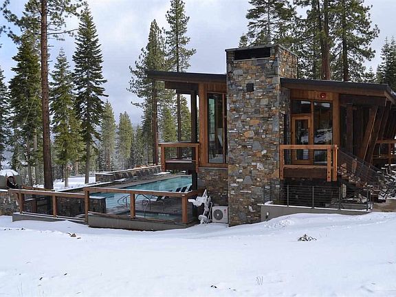 5th image of 19030 Glades Pl