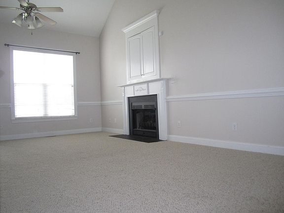 3rd image of 204 Heron Dr