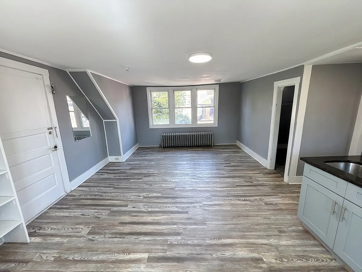 2 bed, 1100 sqft, $2,350 — Photo 3
