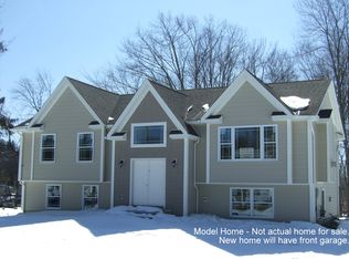 4 Heck Rd, Garnerville, NY 10923