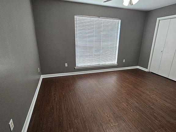 3rd image of 1783 Boulevard De Province APT C